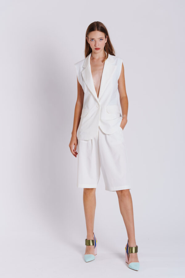 HANA-JACKET-WHITE_1-600x900.jpg